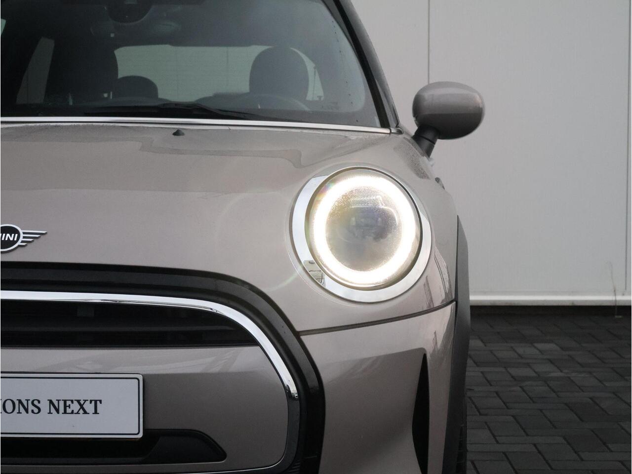 Mini COOPER Mini 1.5 Classic Sportstoelen/ Cruise Control/ LED-koplampen/ Navigatie/ Parkeer sensoren voor-achter