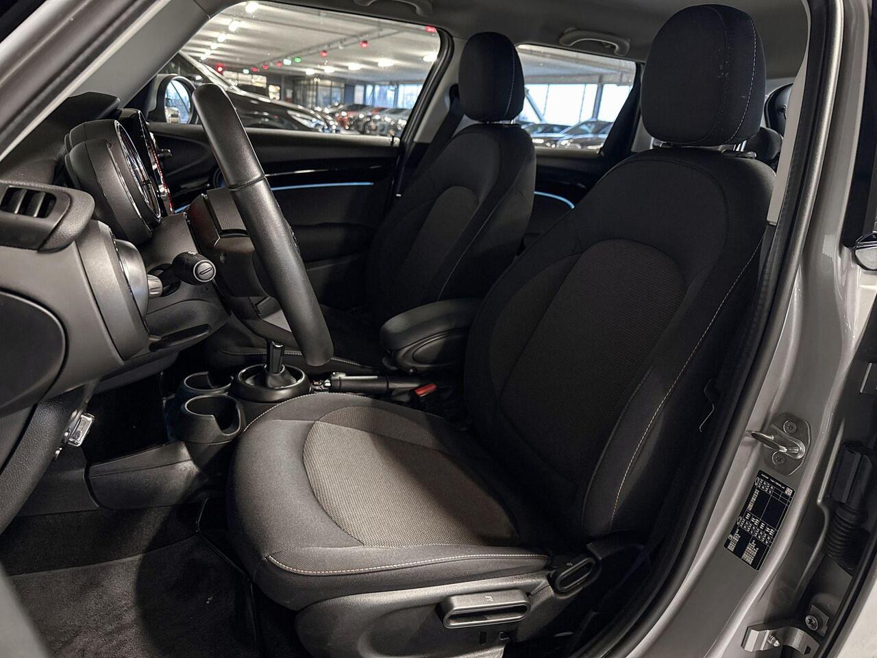 Mini COOPER 5-deurs 1.5 Classic