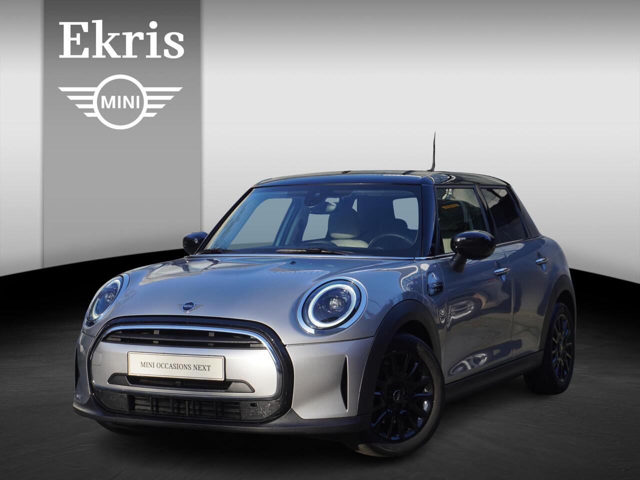 Mini COOPER 5-deurs C Classic Uitvoering | Leer Chester Satellite Grey | 16" LM Victory Spoke zwart | Park Distance Control achter (PDC) | LED-koplampen