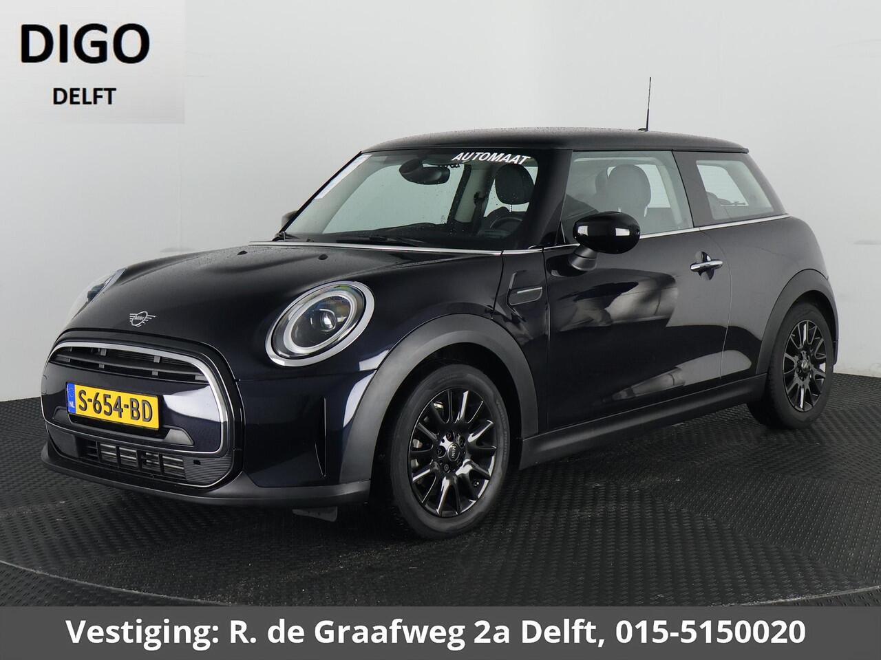 Mini COOPER Mini 1.5 Sports Classic Automaat | Apple Carplay & AndroidAUTO | Parkeersensoren | 1e eigenaar |