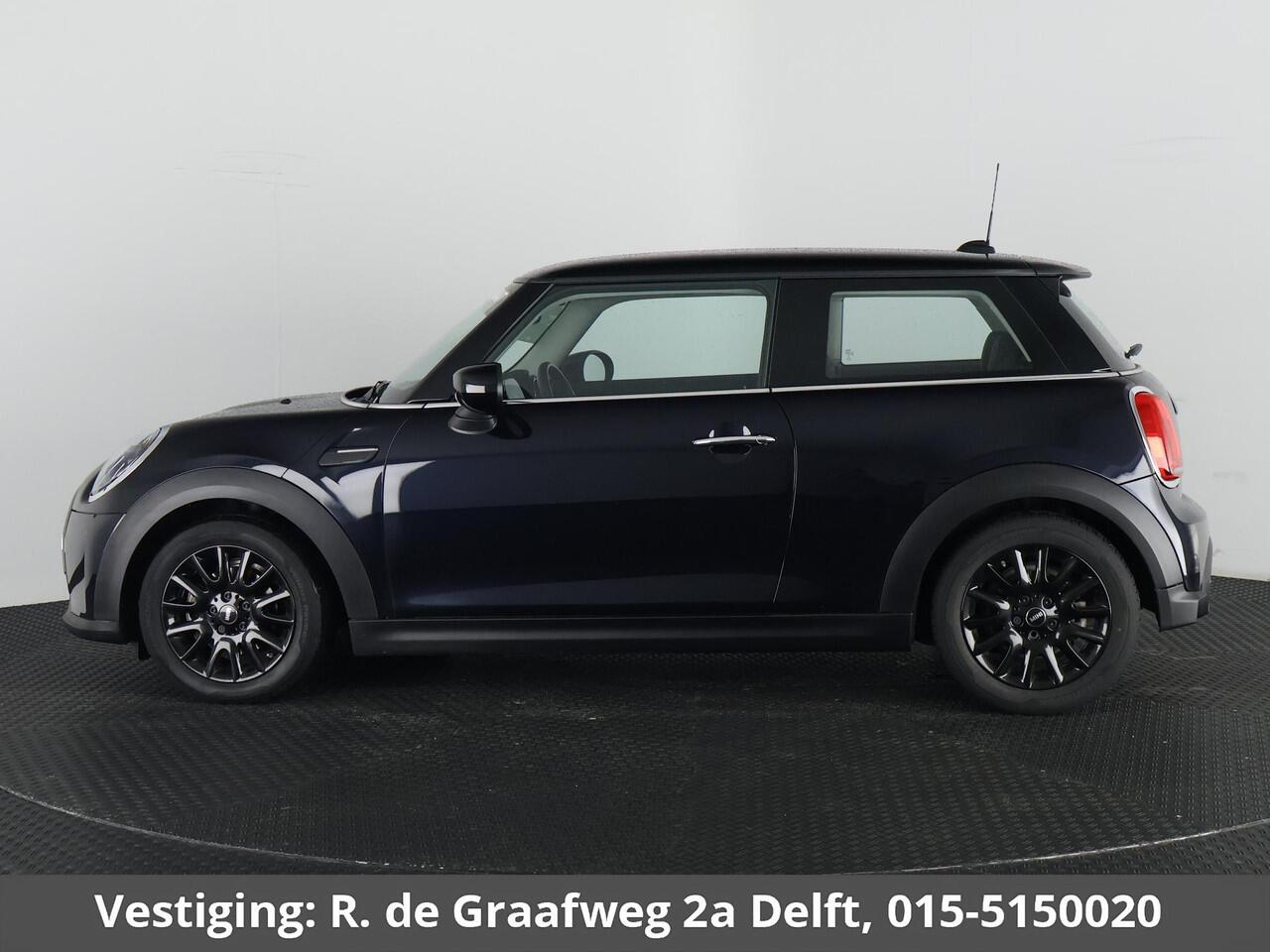Mini COOPER Mini 1.5 Sports Classic Automaat | Apple Carplay & AndroidAUTO | Parkeersensoren | 1e eigenaar |