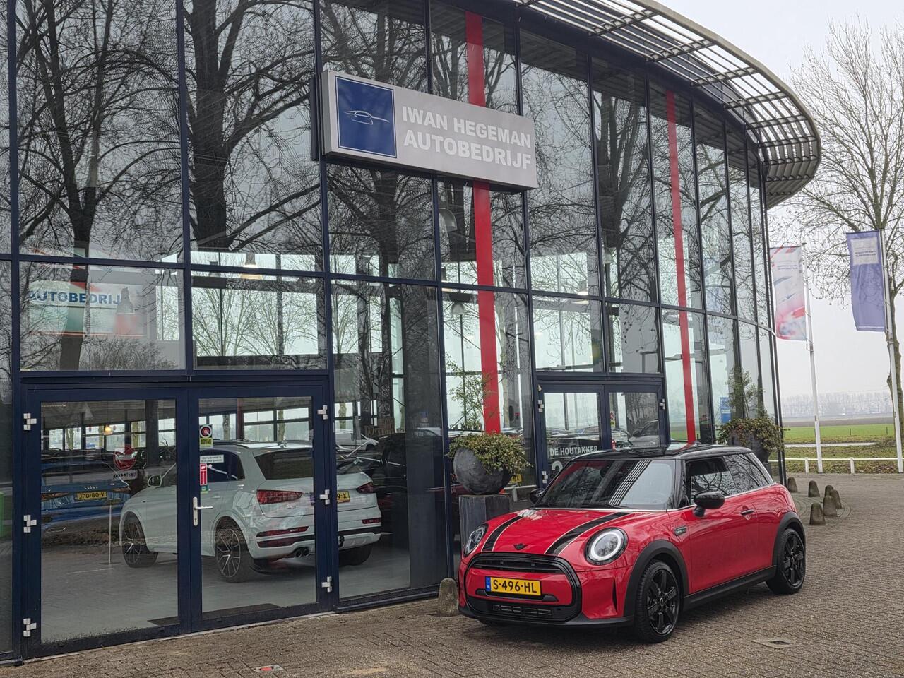 Mini COOPER Mini 1.5 Camden Edition | ECC | PDC | Navigatie | LM Velgen |