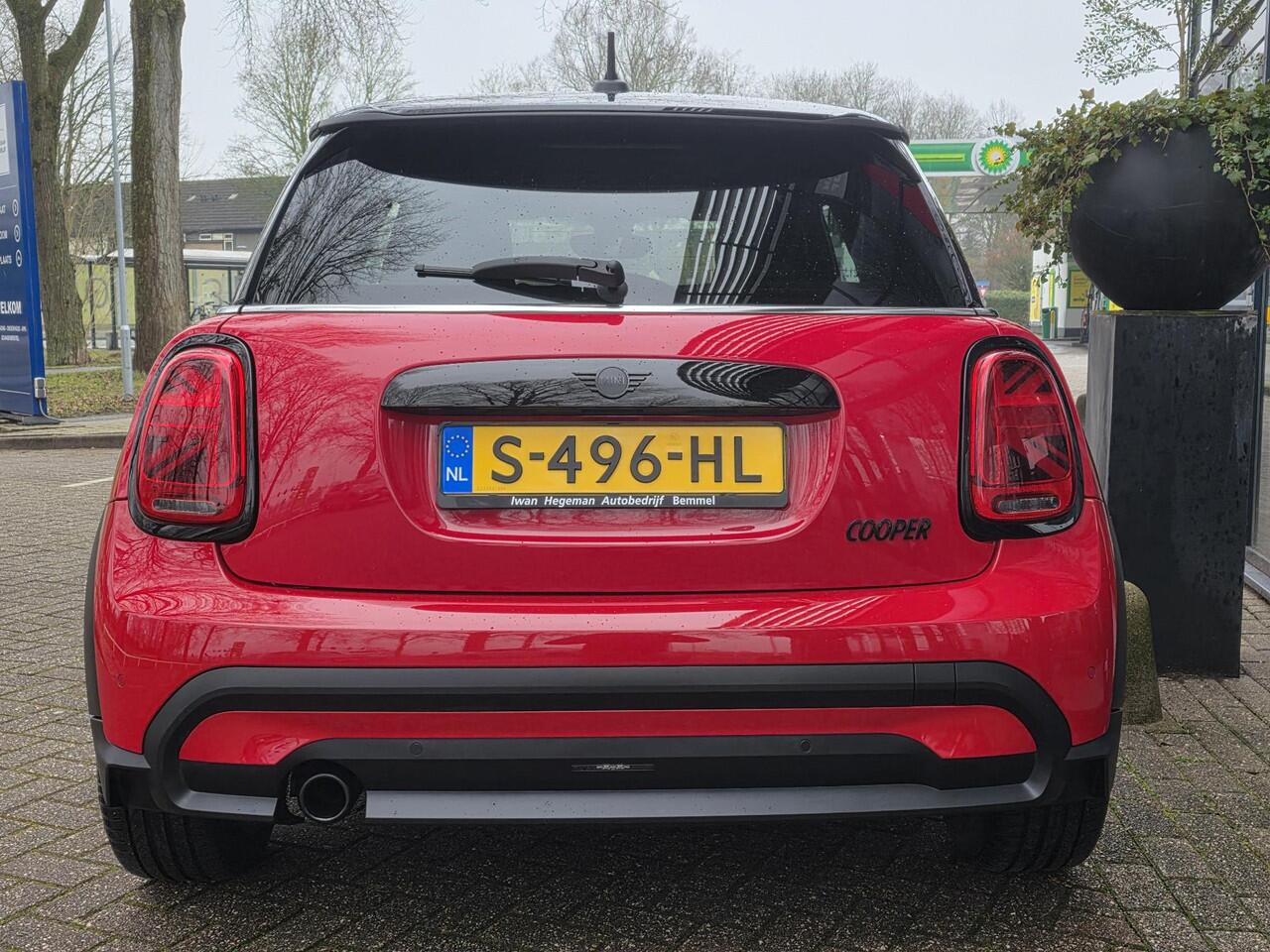 Mini COOPER Mini 1.5 Camden Edition | ECC | PDC | Navigatie | LM Velgen |