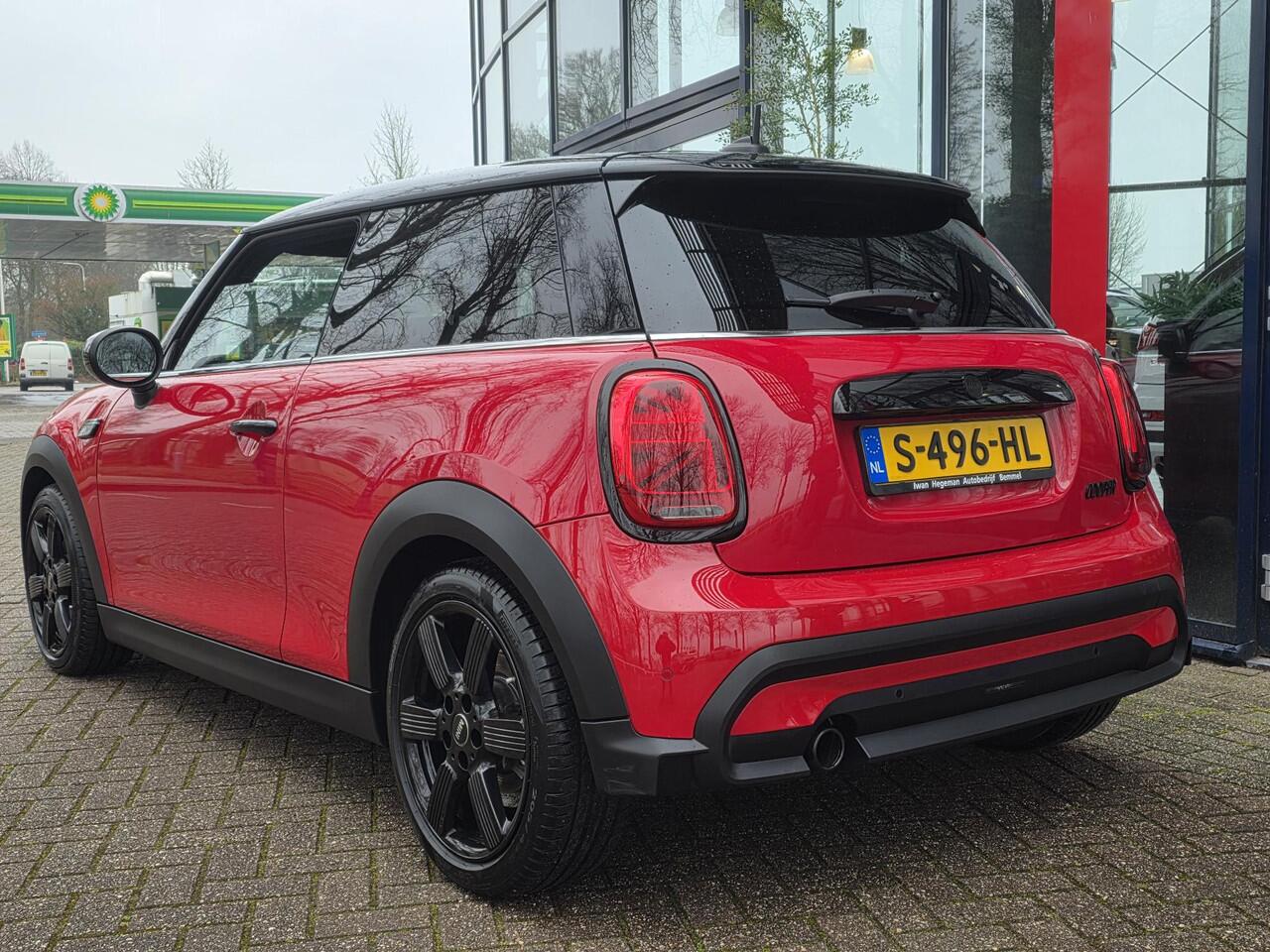 Mini COOPER Mini 1.5 Camden Edition | ECC | PDC | Navigatie | LM Velgen |