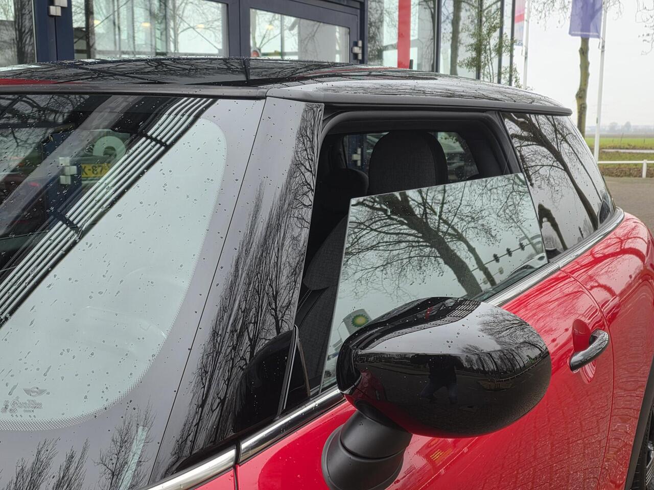 Mini COOPER Mini 1.5 Camden Edition | ECC | PDC | Navigatie | LM Velgen |