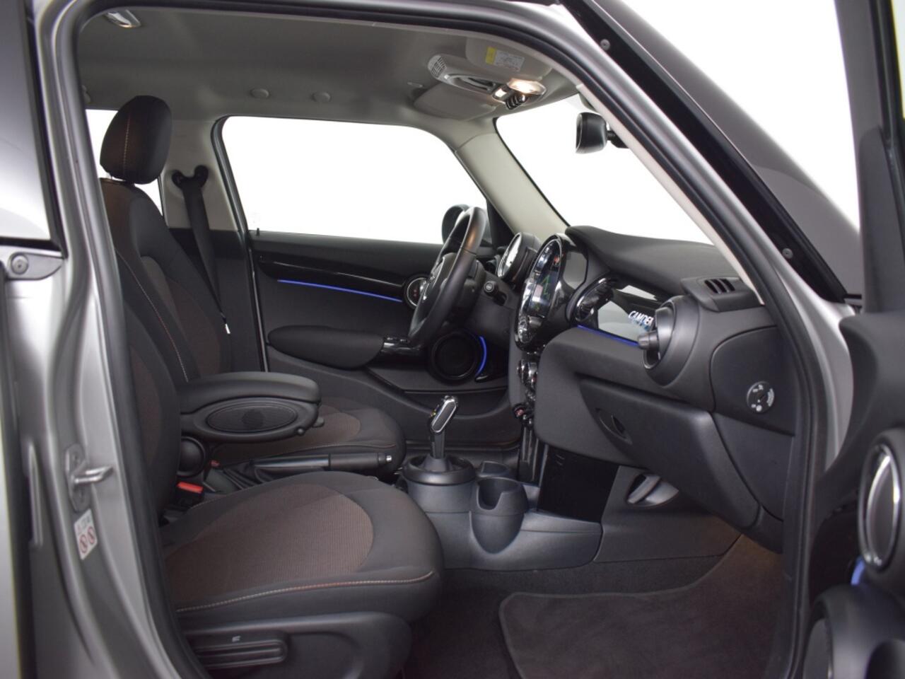 Mini COOPER Mini 1.5 Camden Edition | Automaat o CarPlay o Climate o LED