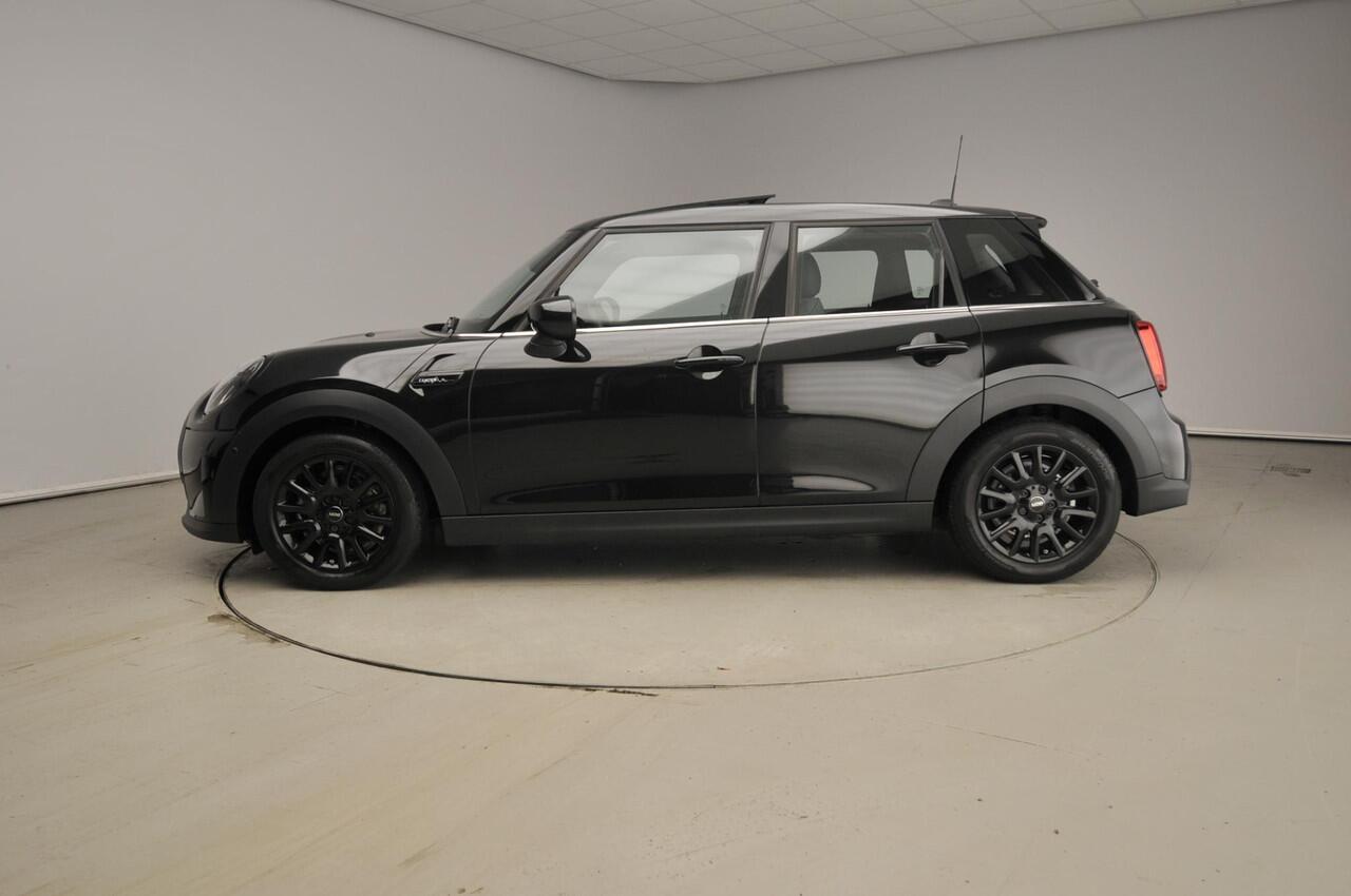 Mini COOPER 5-deurs | LED | HUD | Schuifdak | Sportstoelen | Keyles go | Stoelverwarming | DAB | Harman-kardon sound | Alu 16 inch