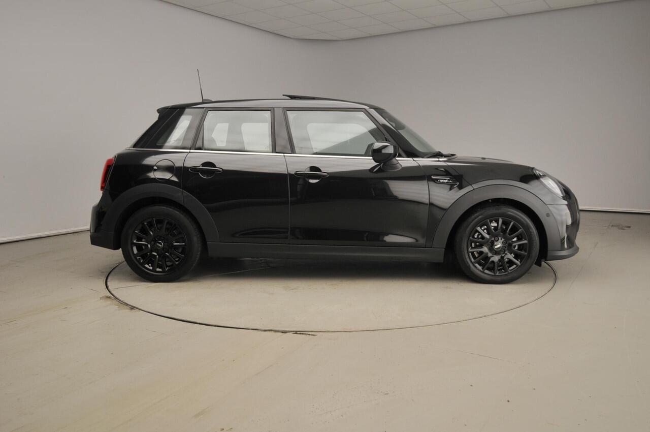 Mini COOPER 5-deurs | LED | HUD | Schuifdak | Sportstoelen | Keyles go | Stoelverwarming | DAB | Harman-kardon sound | Alu 16 inch