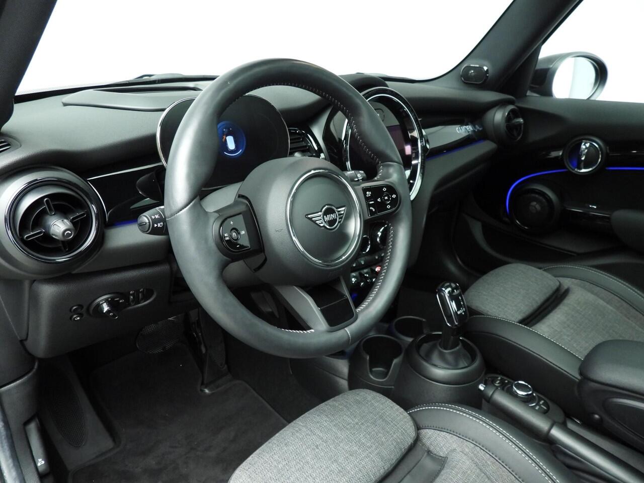 Mini COOPER 5-deurs | LED | HUD | Schuifdak | Sportstoelen | Keyles go | Stoelverwarming | DAB | Harman-kardon sound | Alu 16 inch