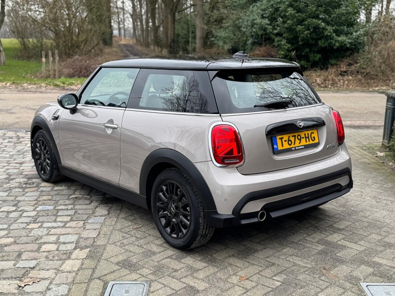 Mini COOPER 1.5 136pk autom Camden Edition 1/2leer,ecc,lmv,navi,pdc