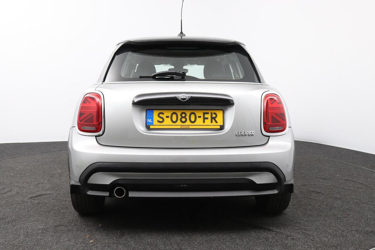 Mini COOPER 1.5 Classic | Navigatie | Climate Control | PDC |