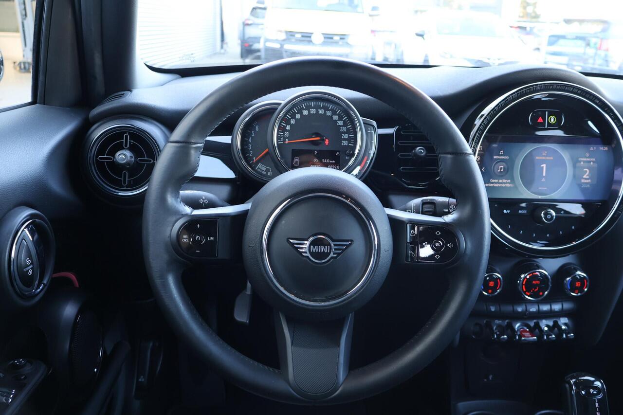 Mini COOPER 1.5 Cooper Camden Edition 1e Eigenaar | Volledig Onderh | NAP | BTW | Carplay | Navi | Cruise | DAB | Full Led | Start/Stop | Hill-Hold | PDC