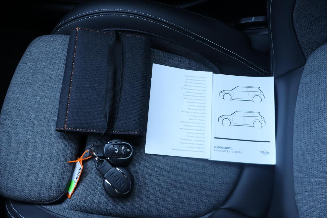 Mini COOPER 1.5 Cooper Camden Edition 1e Eigenaar | Volledig Onderh | NAP | BTW | Carplay | Navi | Cruise | DAB | Full Led | Start/Stop | Hill-Hold | PDC