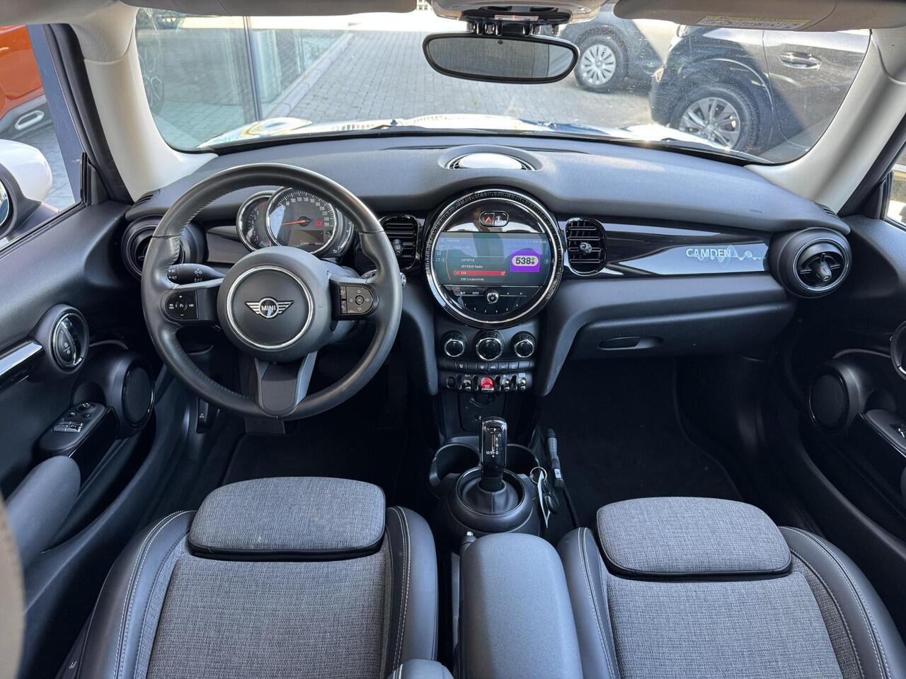 Mini COOPER Mini 1.5 Camden Edition NL-AUTO | LAGE KM STAND | NAVI | 1/2 LEDER