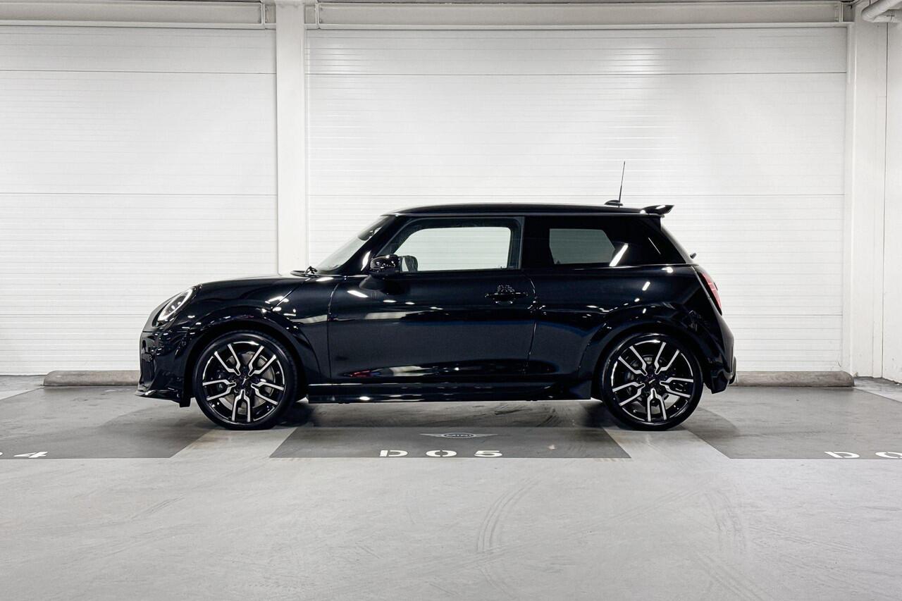 Mini COOPER C | John Cooper Works Uitvoering | Pakket XL | 18" John Cooper Works Lap Spoke