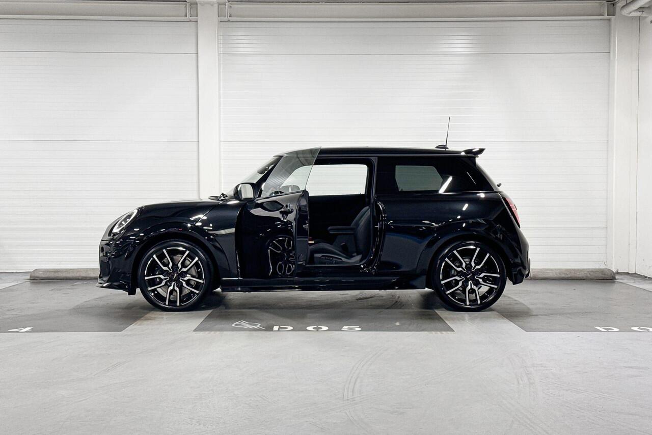 Mini COOPER C | John Cooper Works Uitvoering | Pakket XL | 18" John Cooper Works Lap Spoke