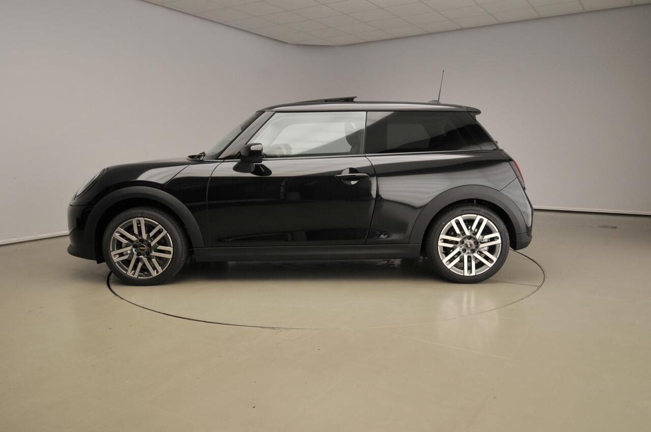 Mini COOPER 3-deurs C Classic | Harman/Kardon | Navigatie AR | Panoramadak | Alu velgen 17" | Stoel + Stuurwiel verwarmd