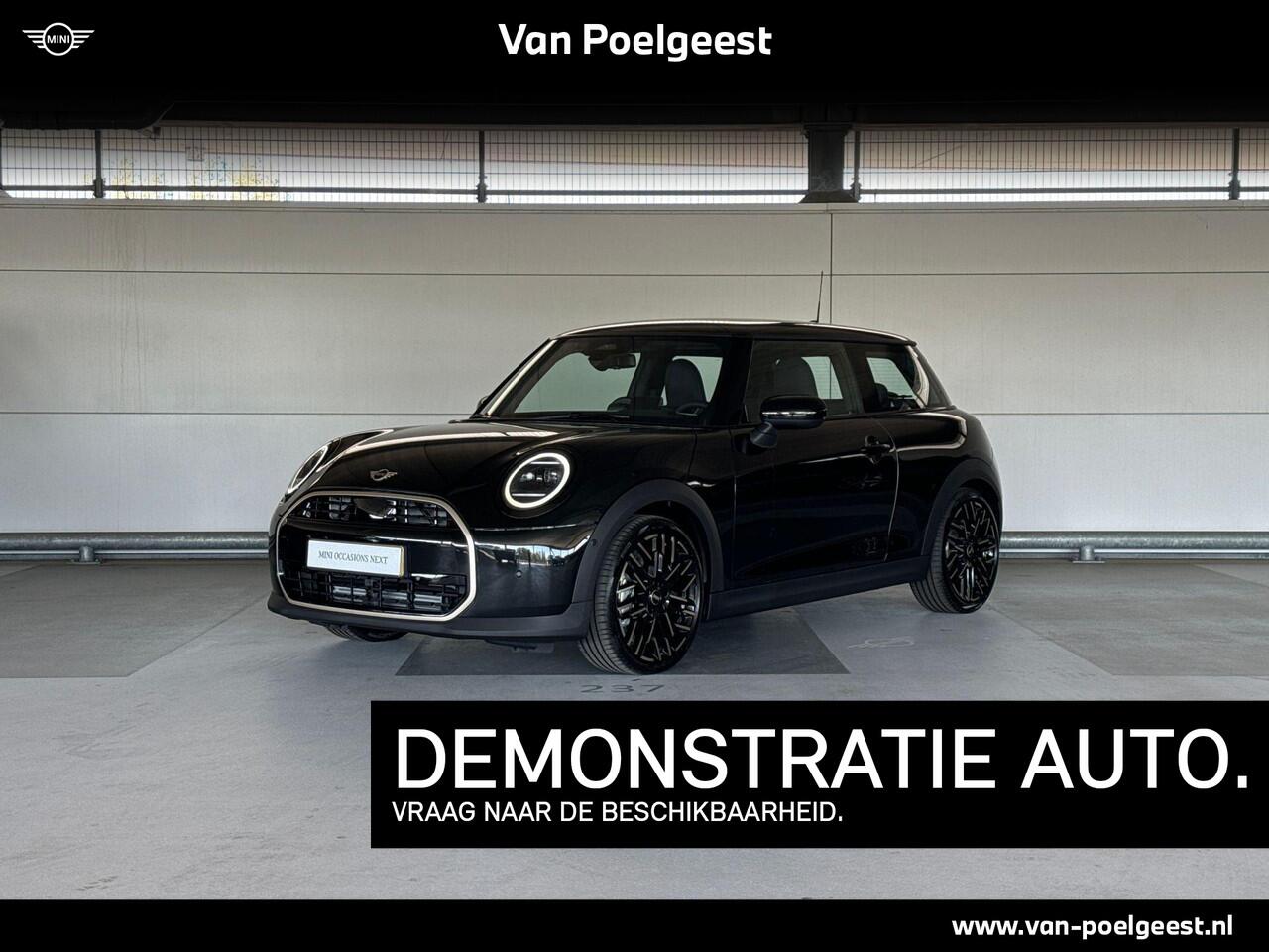 Mini COOPER 3-deurs 1.5 Cooper C Favoured S MINI Cooper 3-deurs 1.5 Cooper C Favoured | Pakket S | Dak in carrosseriekleur