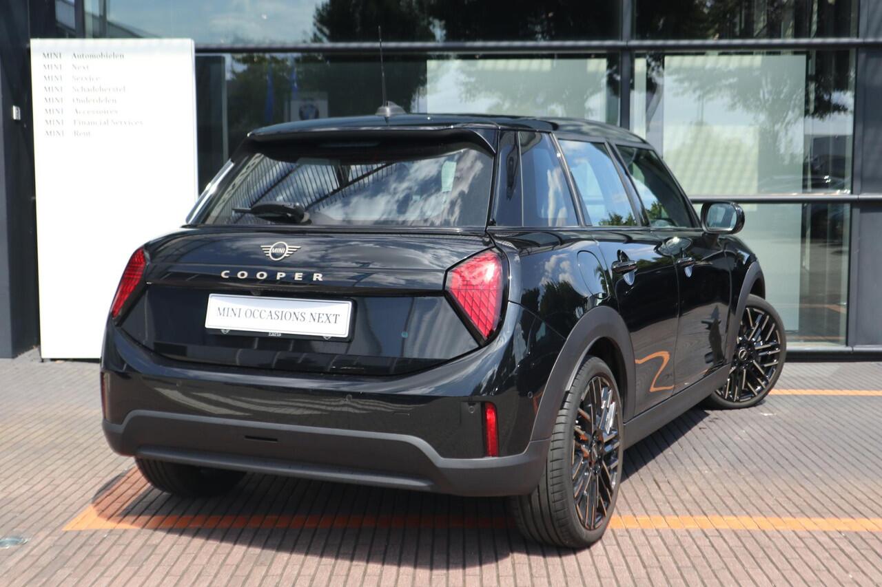 Mini COOPER 5-deurs C / Favoured Trim + Pakket S