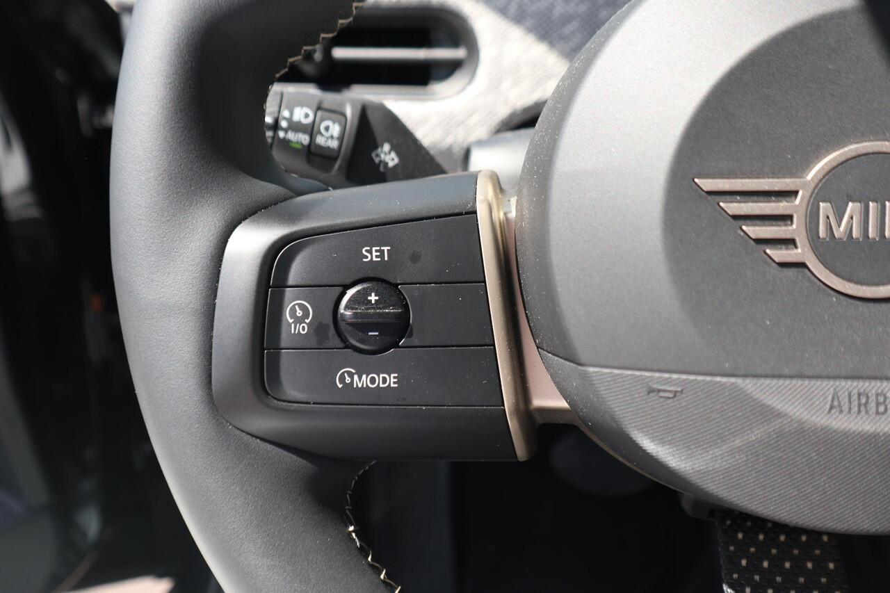 Mini COOPER 5-deurs C / Favoured Trim + Pakket S