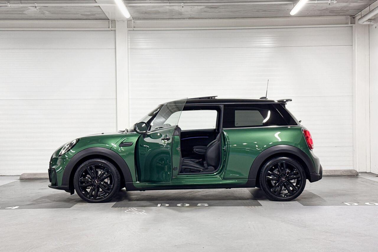 Mini COOPER 3-Deurs 1.5 Resolute Go Edition | Panoramadak | Stoelverwarming | Apple Carplay/Android Auto