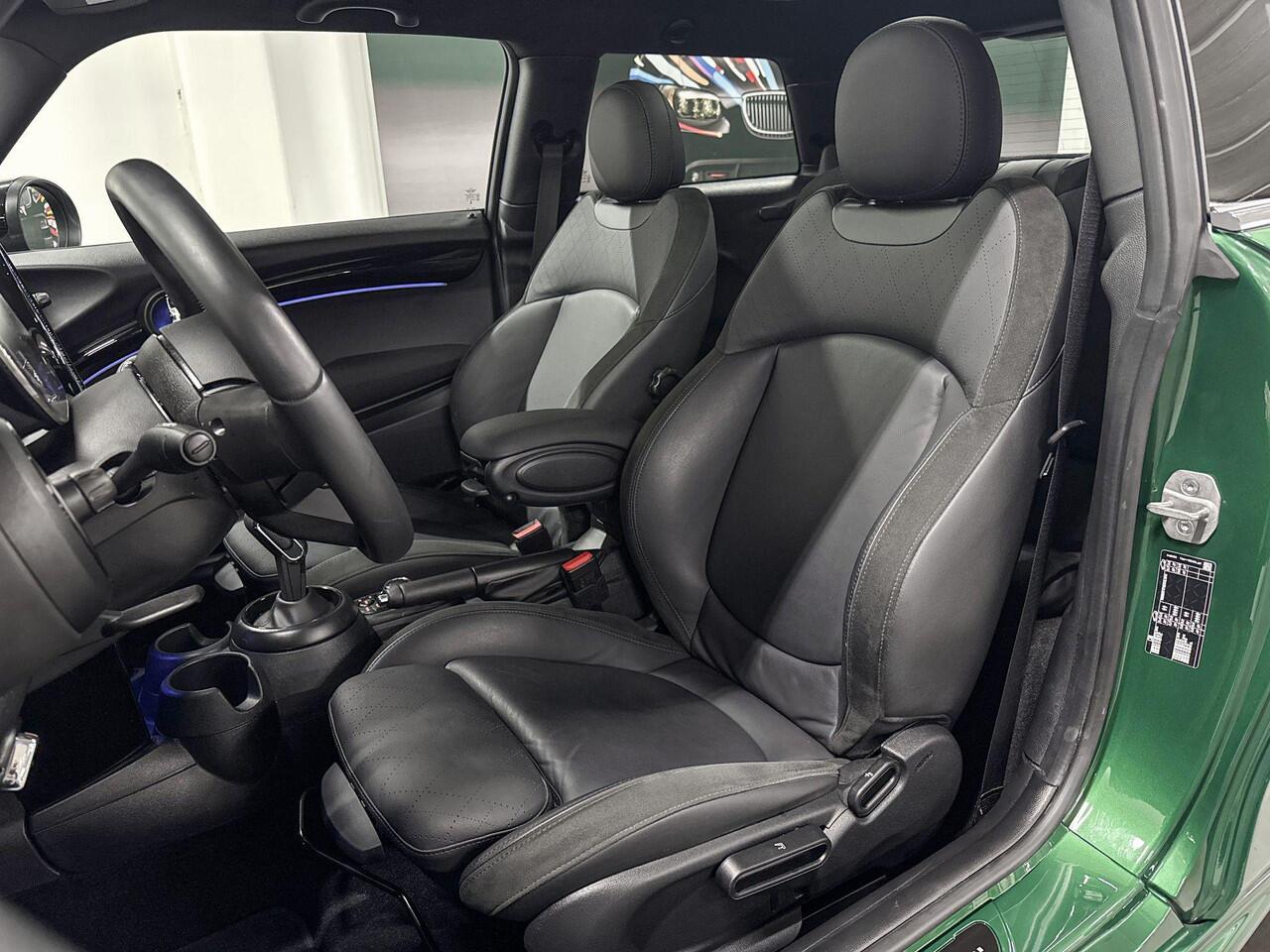 Mini COOPER 3-Deurs 1.5 Resolute Go Edition | Panoramadak | Stoelverwarming | Apple Carplay/Android Auto