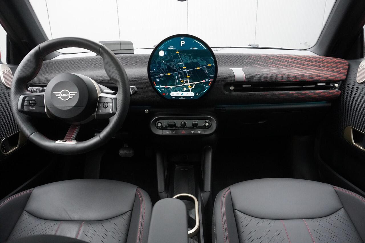 Mini COOPER 3-deurs E John Cooper Works Uitvoering | Pakket XL | Alarmsysteem klasse 3 | Glazen panoramadak | Driving Assistant Plus | HIFI System Harman Kardon