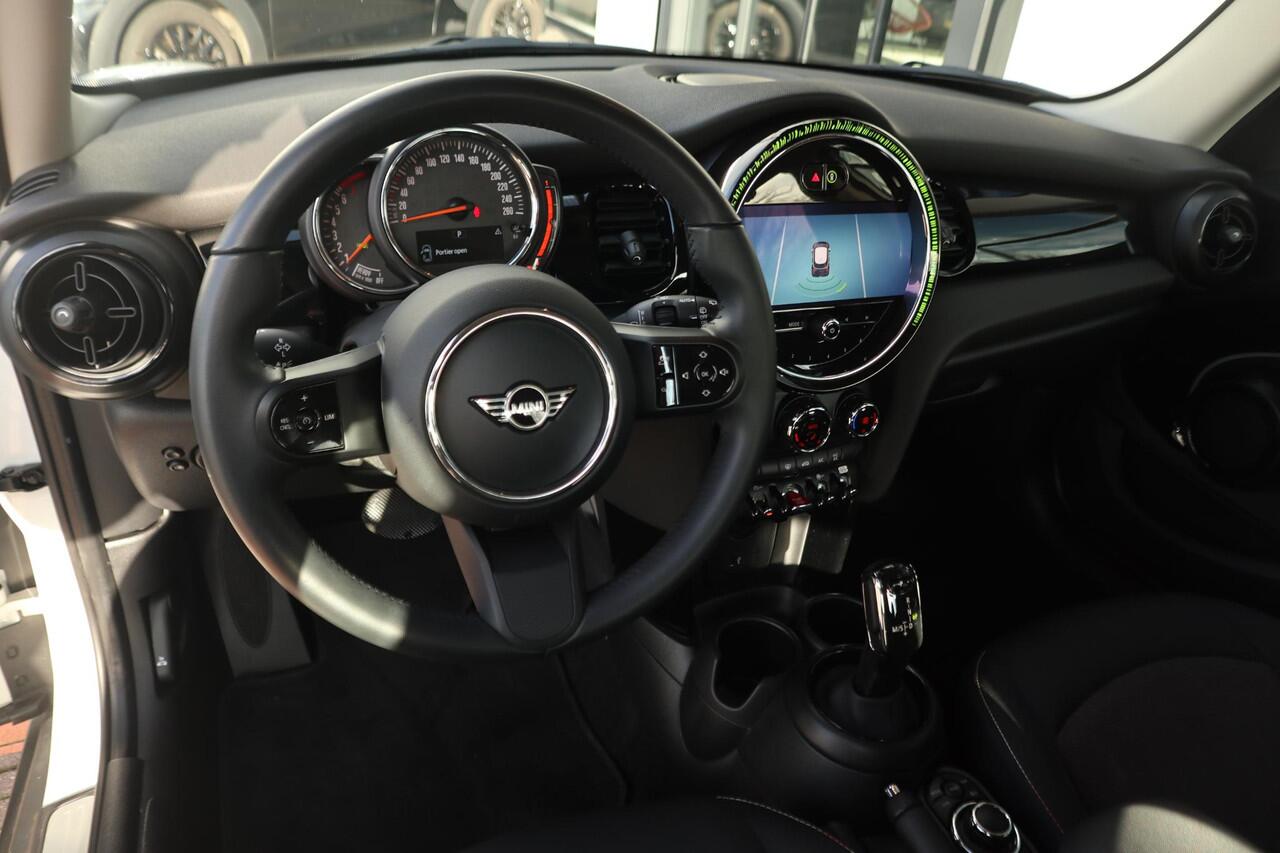 Mini COOPER 5-Deurs | Cruise Control | Parkeersensor Achter | LED Koplampen