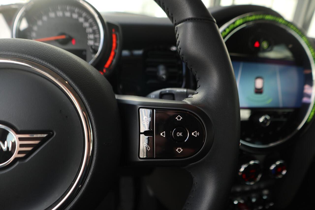 Mini COOPER 5-Deurs | Cruise Control | Parkeersensor Achter | LED Koplampen