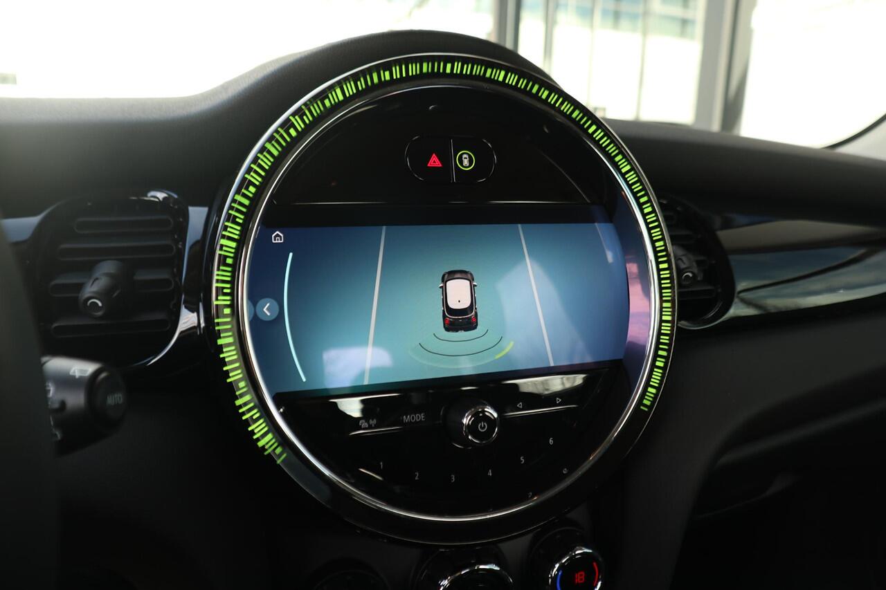 Mini COOPER 5-Deurs | Cruise Control | Parkeersensor Achter | LED Koplampen