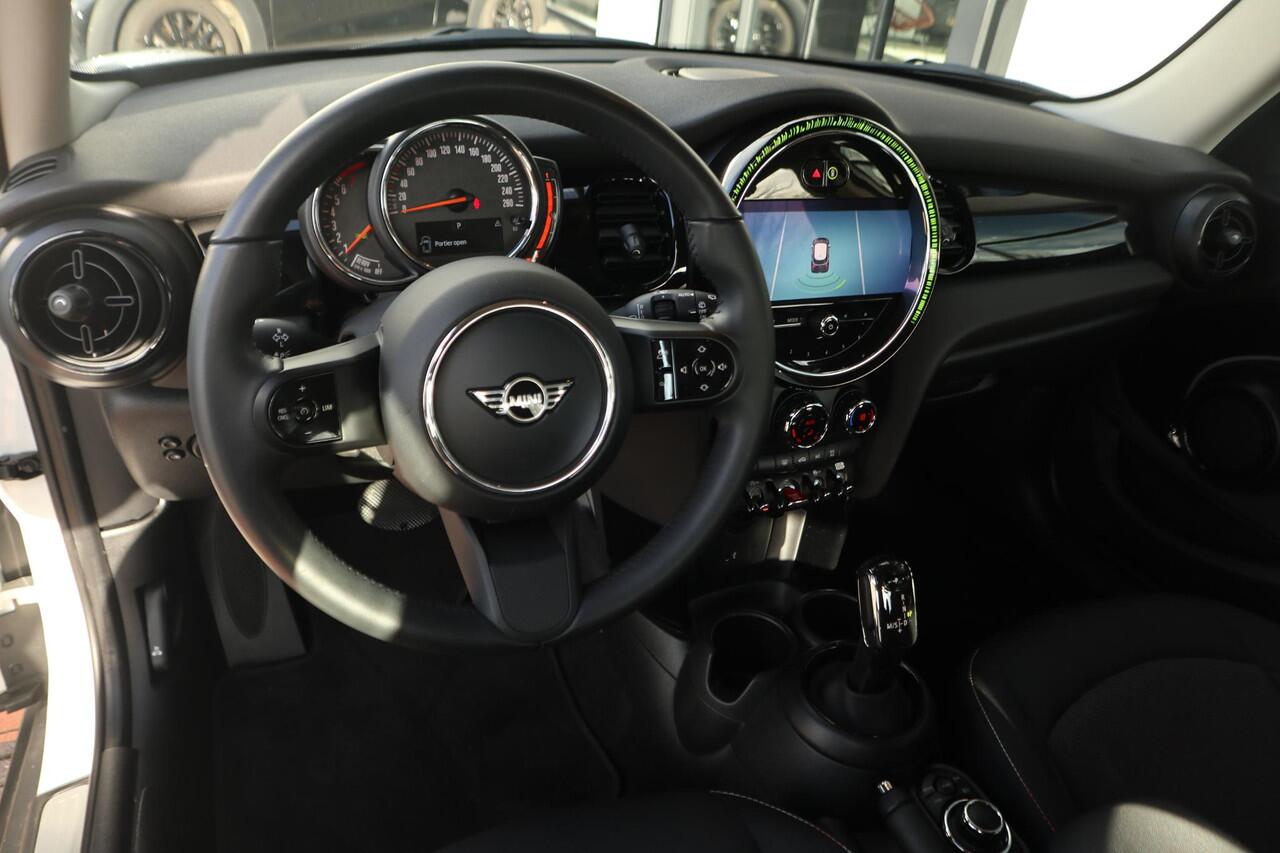 Mini COOPER 5-Deurs | Cruise Control | Parkeersensor Achter | LED Koplampen