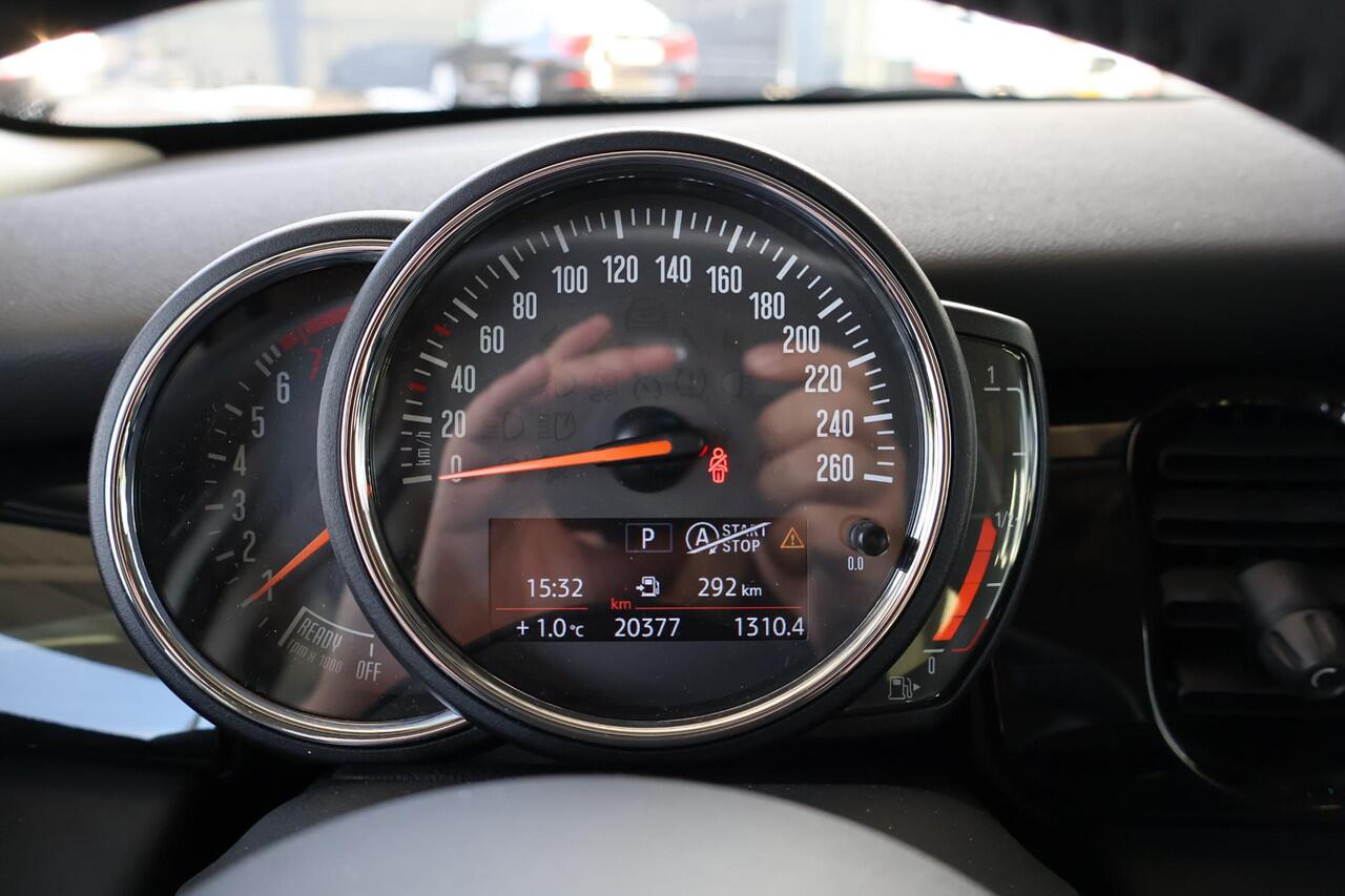 Mini COOPER 5-Deurs | Cruise Control | Parkeersensor Achter | LED Koplampen