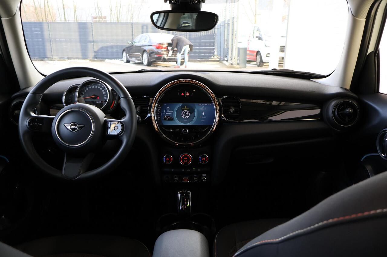 Mini COOPER 5-Deurs | Cruise Control | Parkeersensor Achter | LED Koplampen