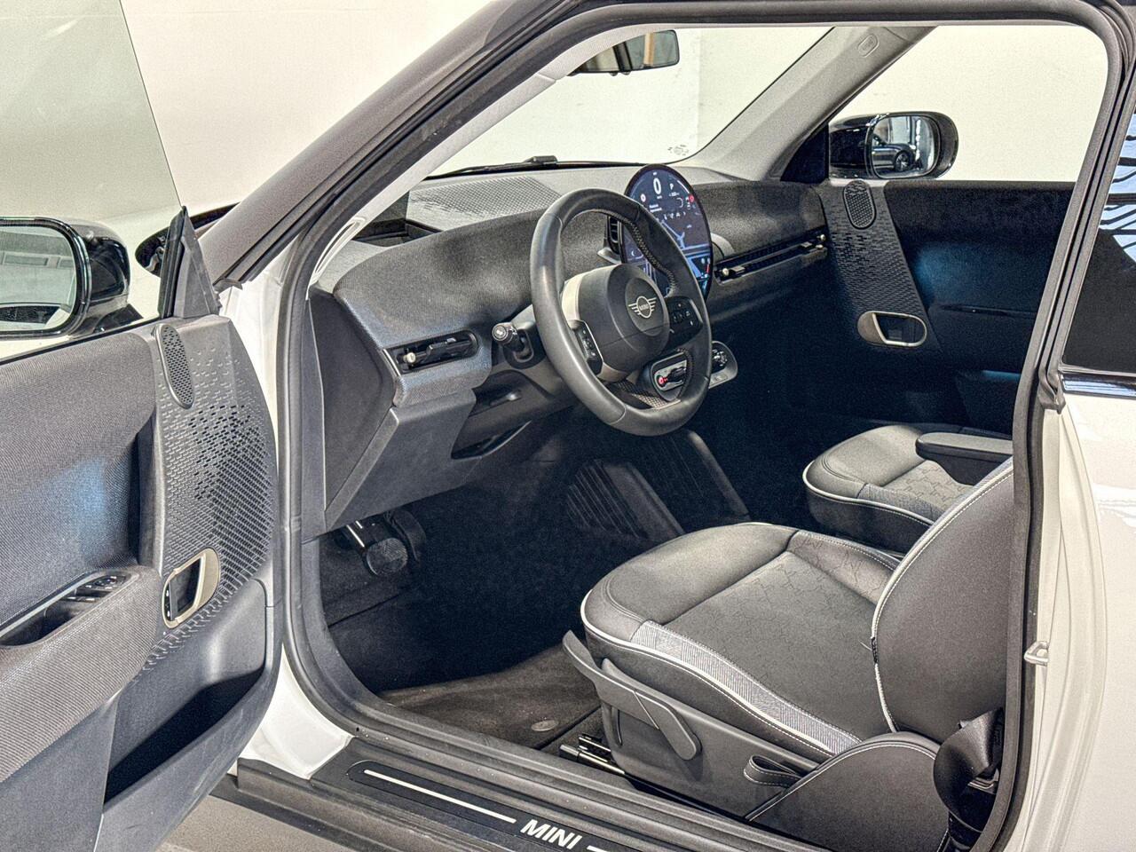 Mini COOPER E Classic Uitvoering Pakket S