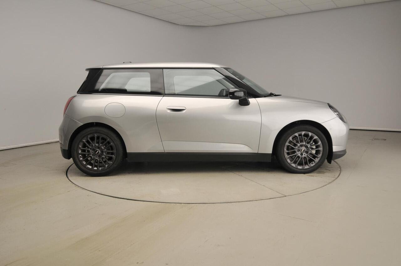 Mini COOPER 3-deurs E Pakket XS / LED / Driving assist / Park assist / Alu wielen 17 inch
