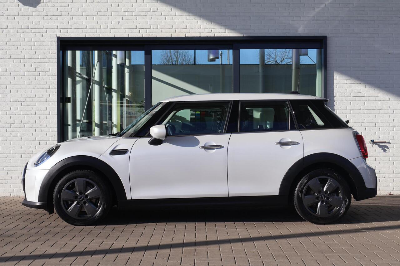 Mini COOPER 5-deurs 1.5 Classic | Cruise Control | Parkeersensor Achter | LED Koplampen