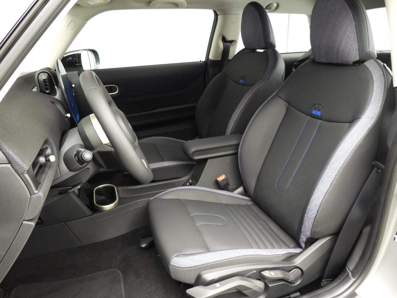 Mini COOPER 3-deurs C Automaat / LED / Stoelverwarming / Pakket S / Head-up / Park assist / Alu wielen 17 inch