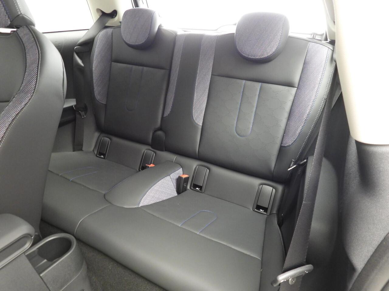 Mini COOPER 3-deurs C Automaat / LED / Stoelverwarming / Pakket S / Head-up / Park assist / Alu wielen 17 inch