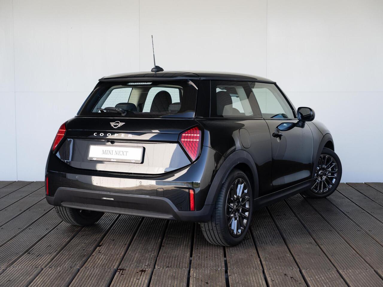 Mini COOPER C Essential + XS-pakket | Lentevoordeel
