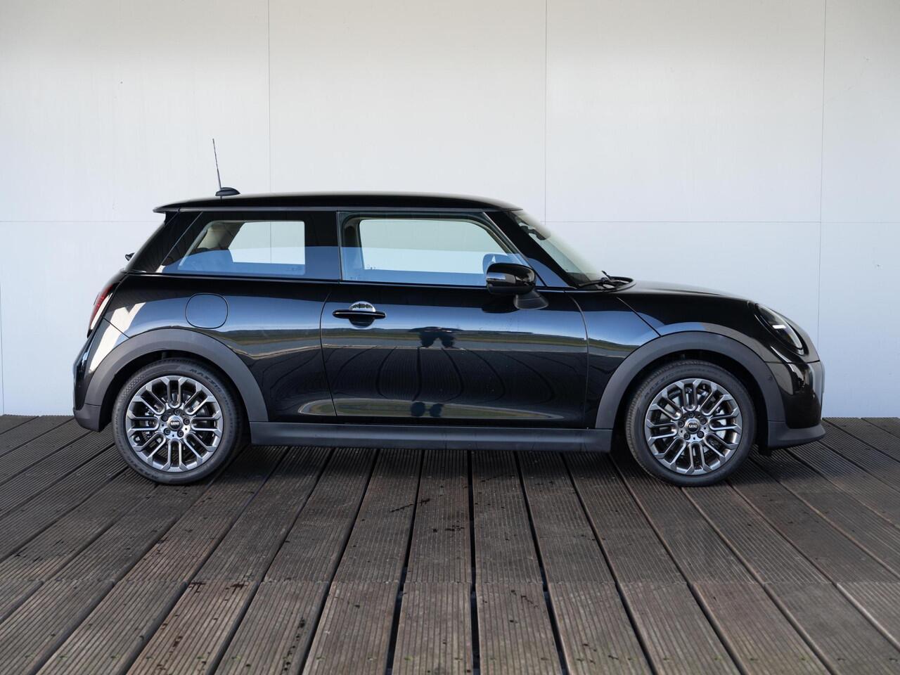 Mini COOPER C Essential + XS-pakket | Lentevoordeel