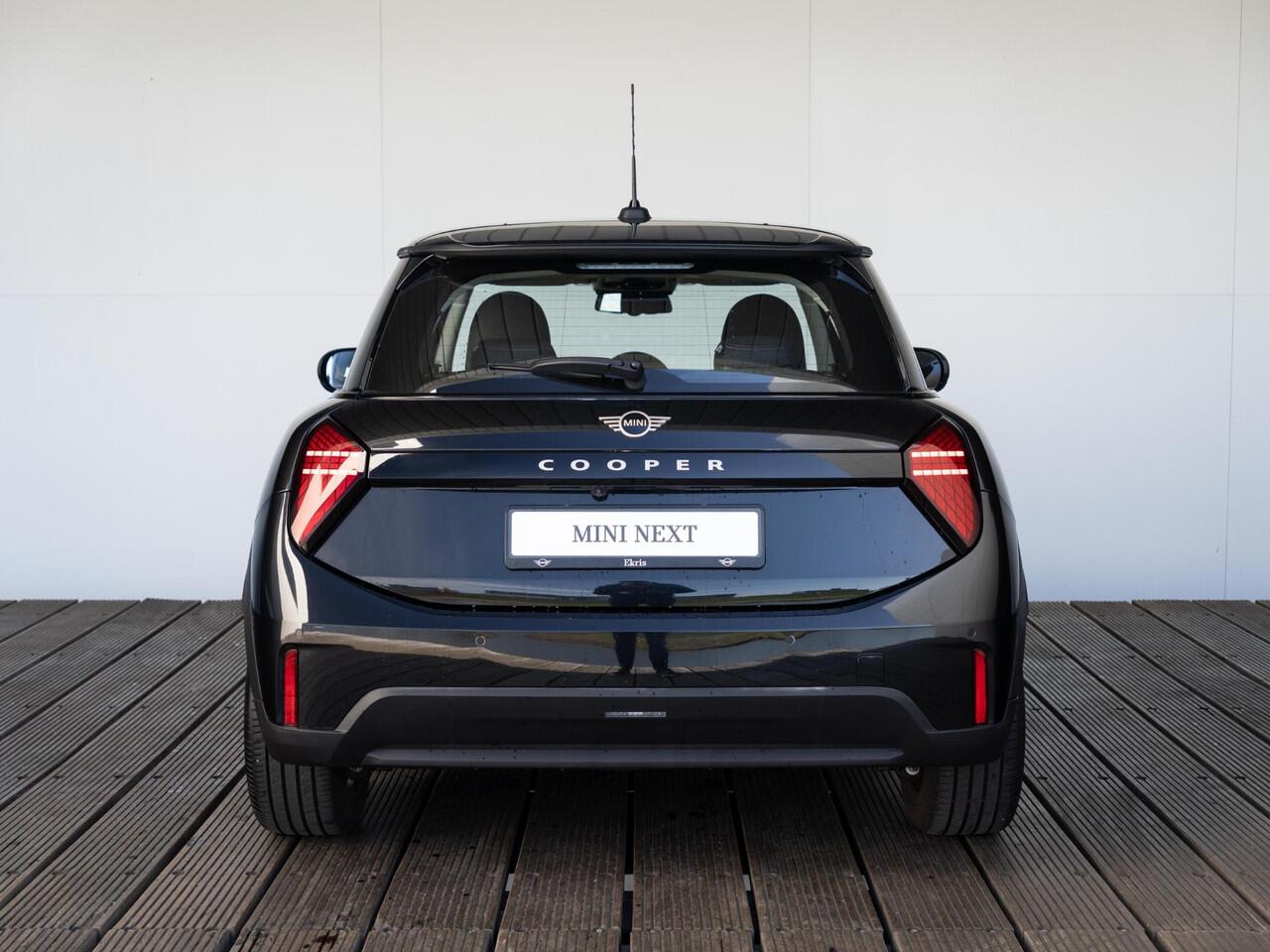 Mini COOPER C Essential + XS-pakket | Lentevoordeel