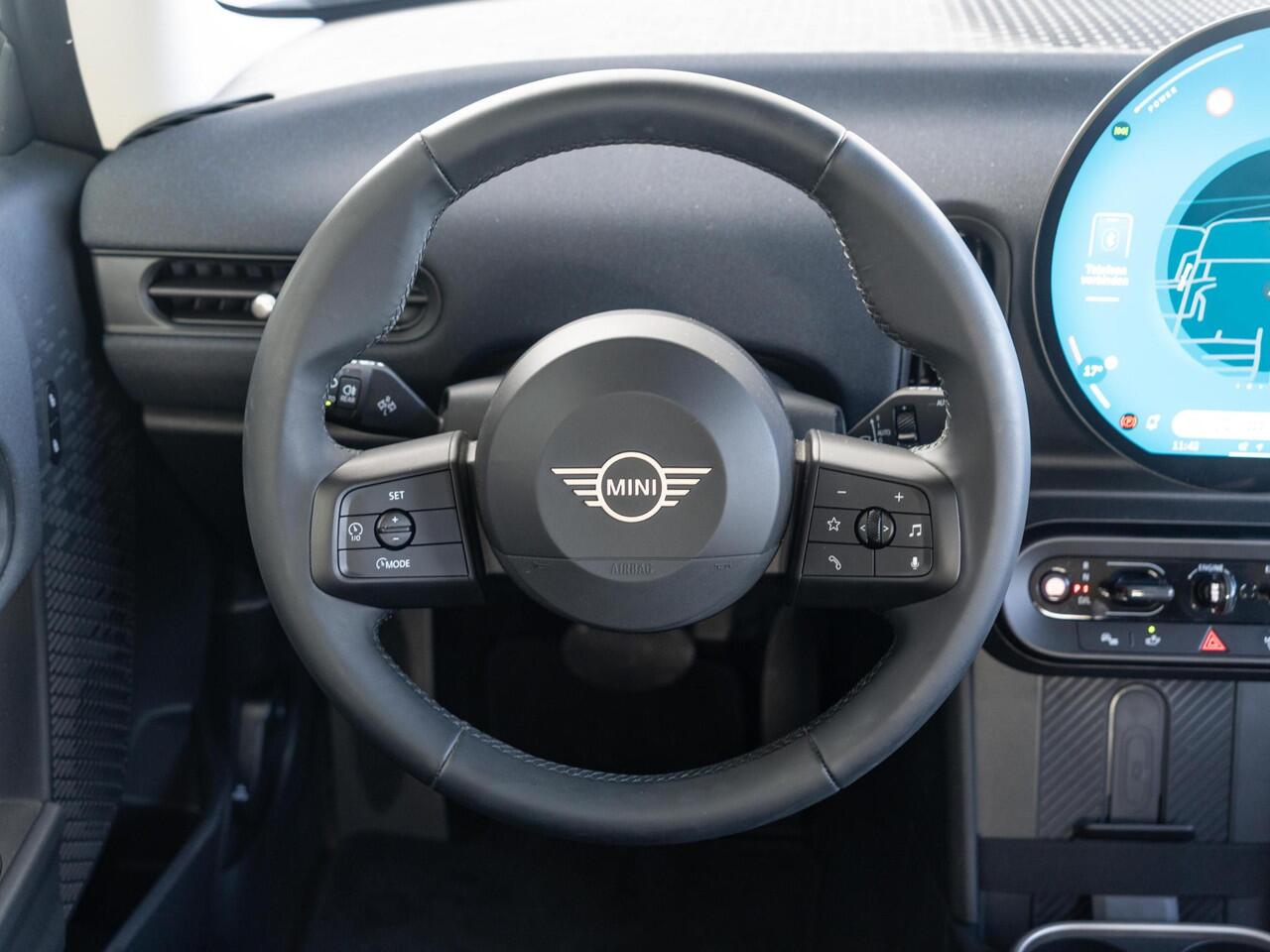 Mini COOPER C Essential + XS-pakket | Lentevoordeel