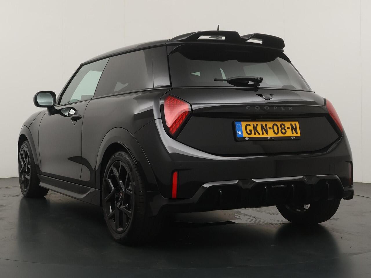 Mini COOPER 3-deurs C JCW-trim | Pakket-M | Stuur- stoelverwarming | Schuif-kantel dak | Achteruitrijcamera |