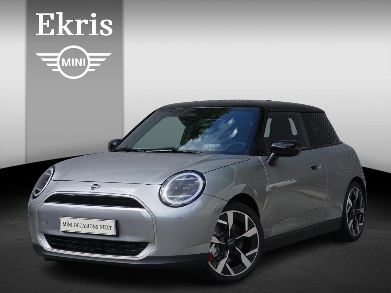 Mini COOPER 3-deurs E Favoured Trim | Pakket M | Comfort Access | Glazen panoramadak | MINI Head-Up Display | Parking Assistant | Driving Assistant