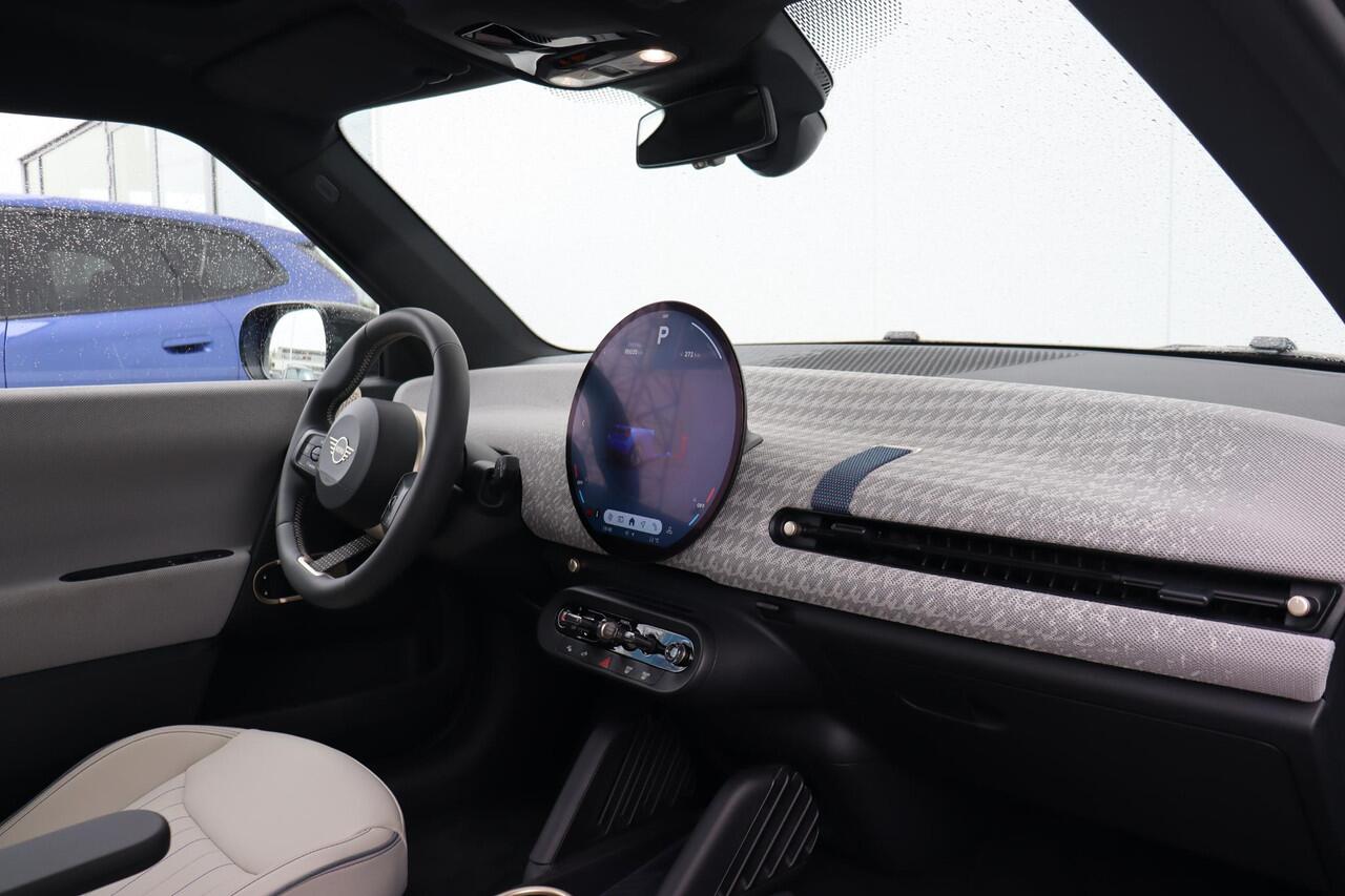 Mini COOPER 3-deurs E | Favoured L 18 inch/ Stuurwiel verwarming/ Comfort Access/ panoramadak/ Harman-Kardon/ Panoramadak