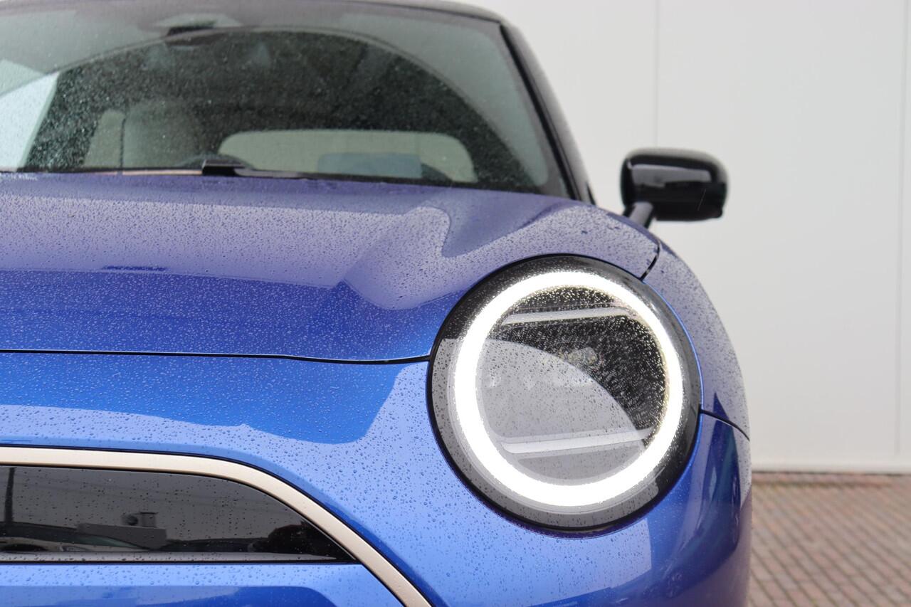 Mini COOPER 3-deurs E | Favoured L 18 inch/ Stuurwiel verwarming/ Comfort Access/ panoramadak/ Harman-Kardon/ Panoramadak