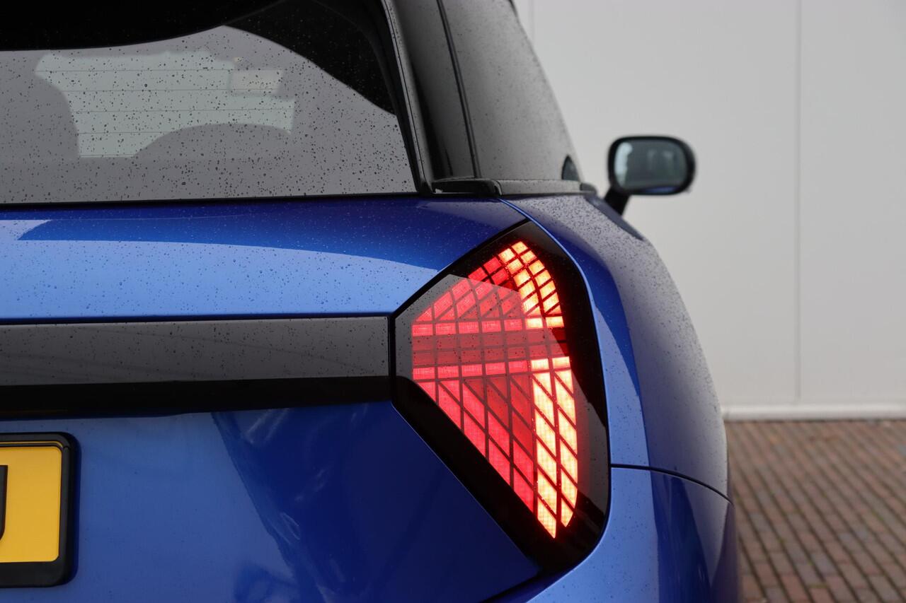 Mini COOPER 3-deurs E | Favoured L 18 inch/ Stuurwiel verwarming/ Comfort Access/ panoramadak/ Harman-Kardon/ Panoramadak