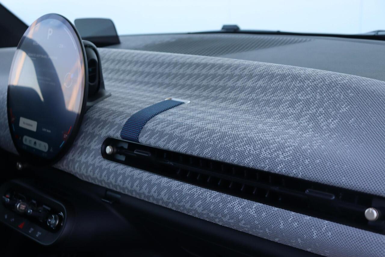 Mini COOPER 3-deurs E | Favoured M Stuurwielrand verwarmd/ Comfort Access/ panoramadak/ Stoelverwarming/ Head-Up