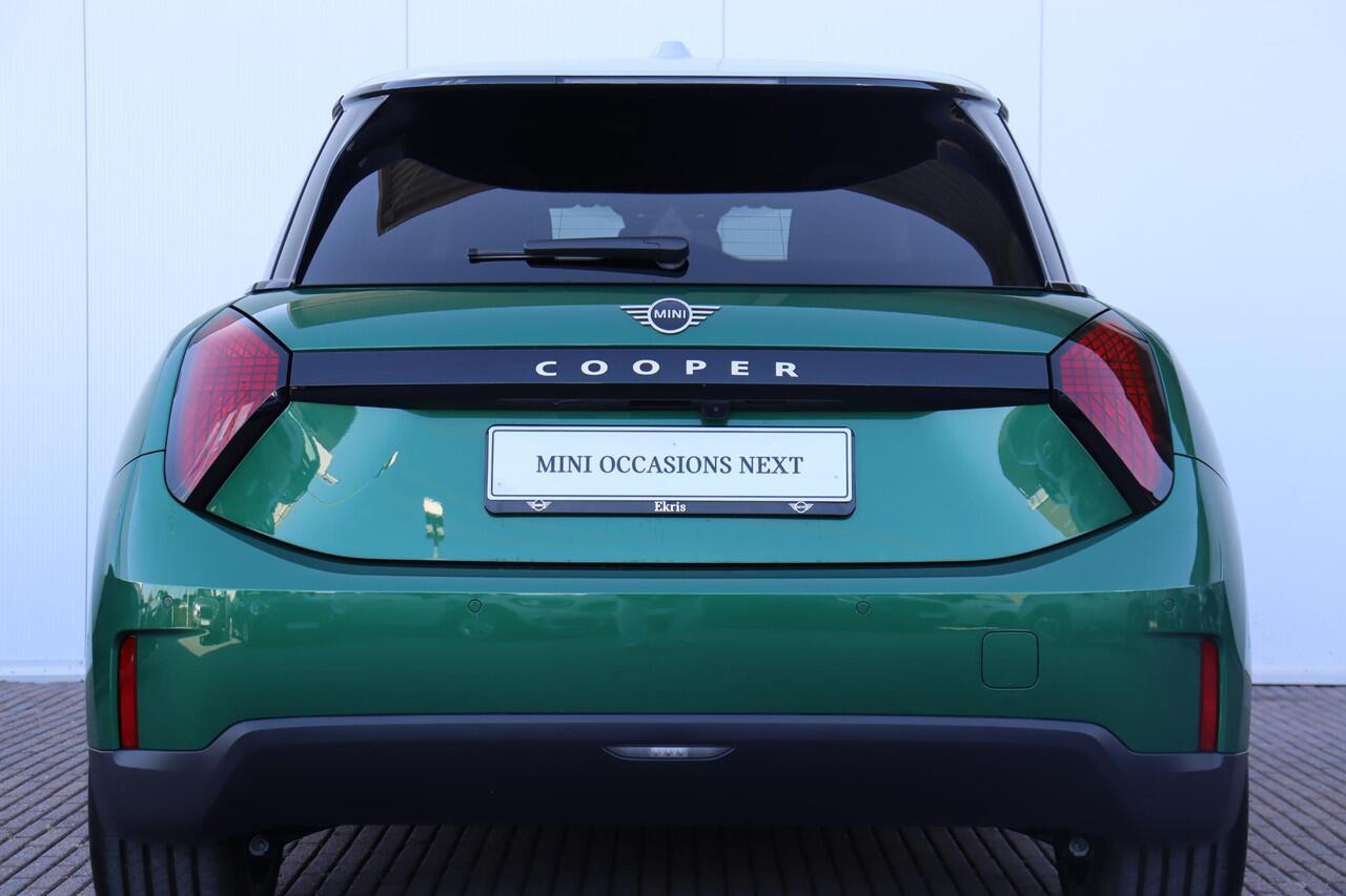 Mini COOPER 3-deurs E | Favoured M Stuurwielrand verwarmd/ Comfort Access/ panoramadak/ Stoelverwarming/ Head-Up