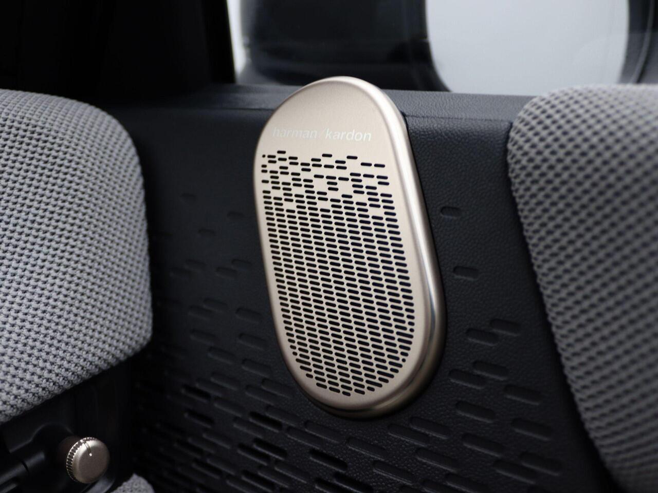 Mini COOPER 3-Deurs E Pakket L + Glazen panoramadak + Parking Assistant Plus + Harman Kardon + Elektrisch verwarmde voorstoelen + Comfort Access + 18''